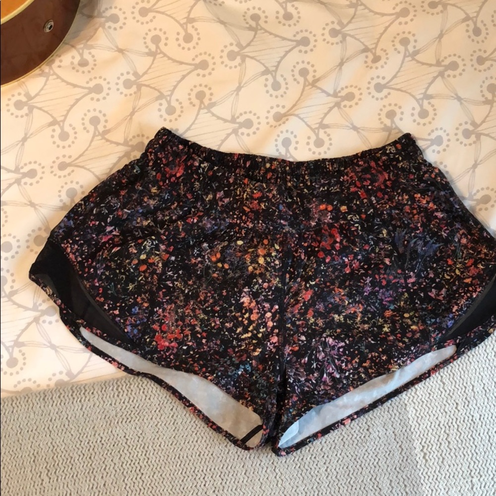 Like New Condition Hotty Hot Lululemon Short